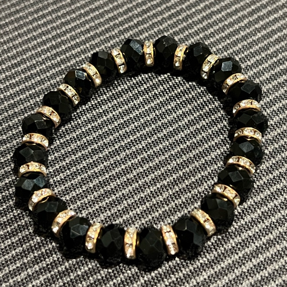 7” Black stretch faceted bead bracelet stackable beads. NWOT  STOCKING STUFFER!